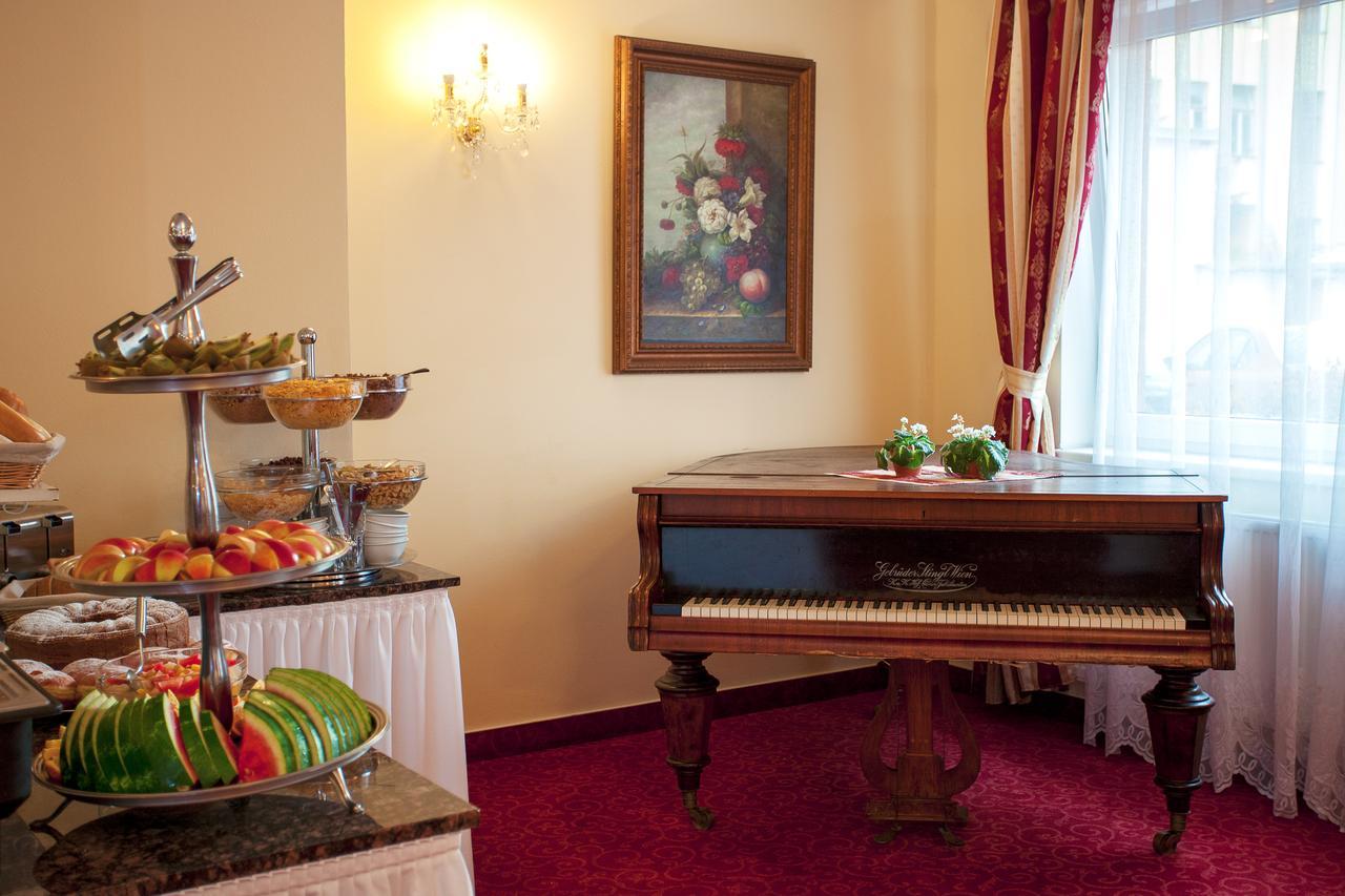 Hotel Savoy Ceske Budejovice Exterior foto